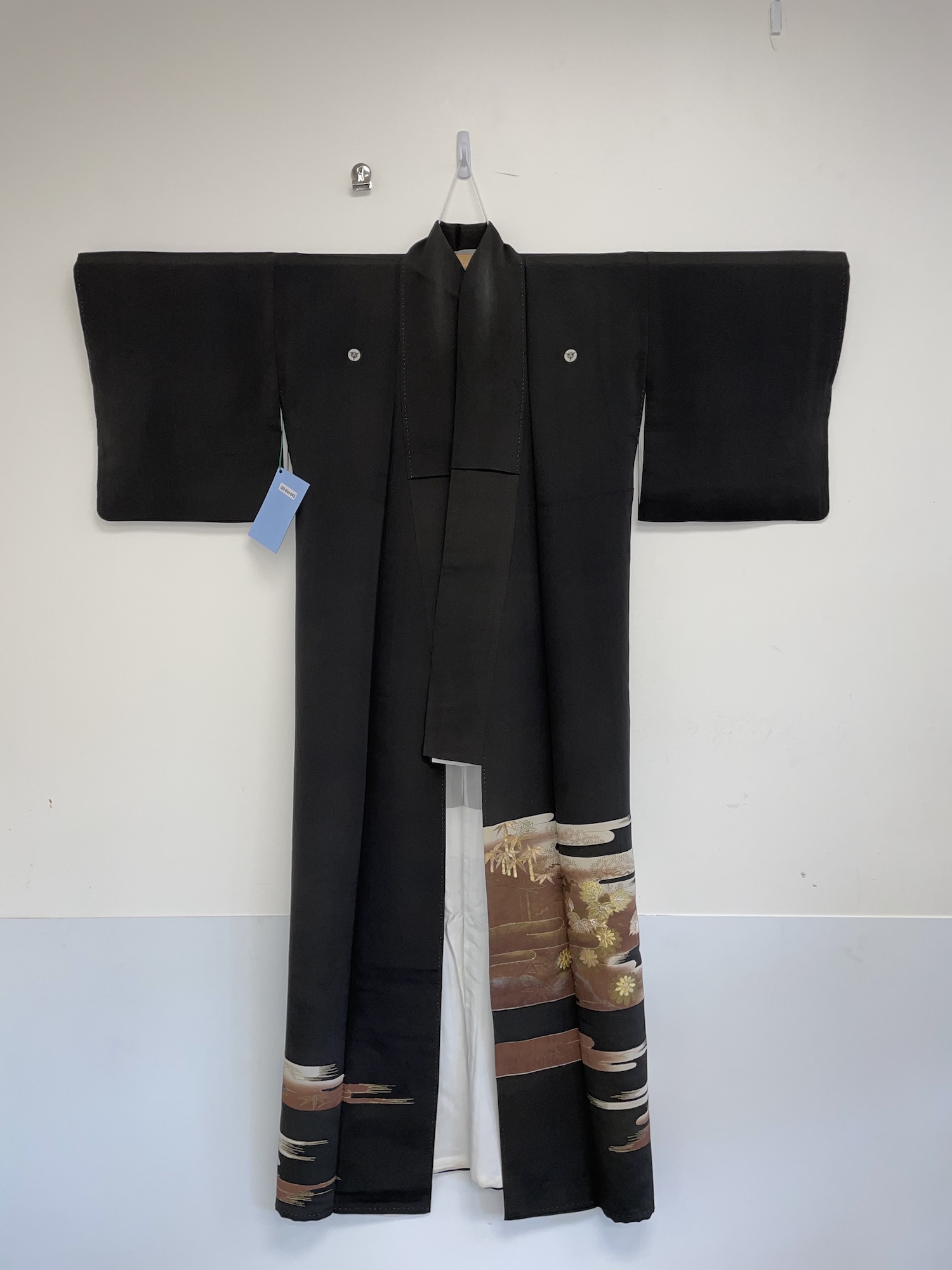 Formal Black Kurotomesode Kimono with Brown Kasumi (Mist) Motif at Hem ...